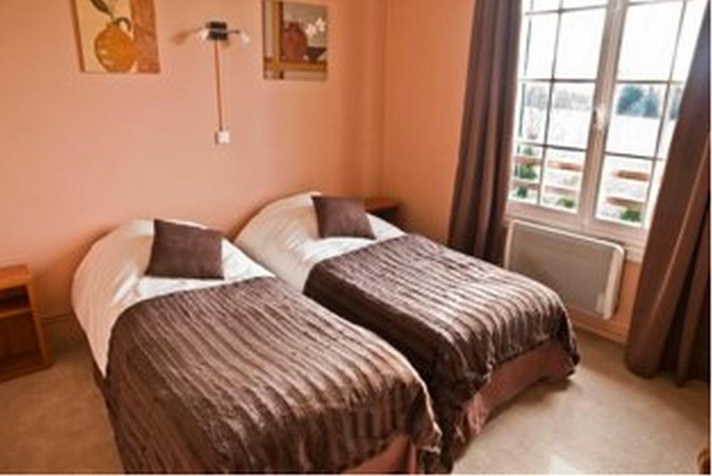 Logis Auberge Des Aulnettes Hérouville-Saint-Clair Zewnętrze zdjęcie