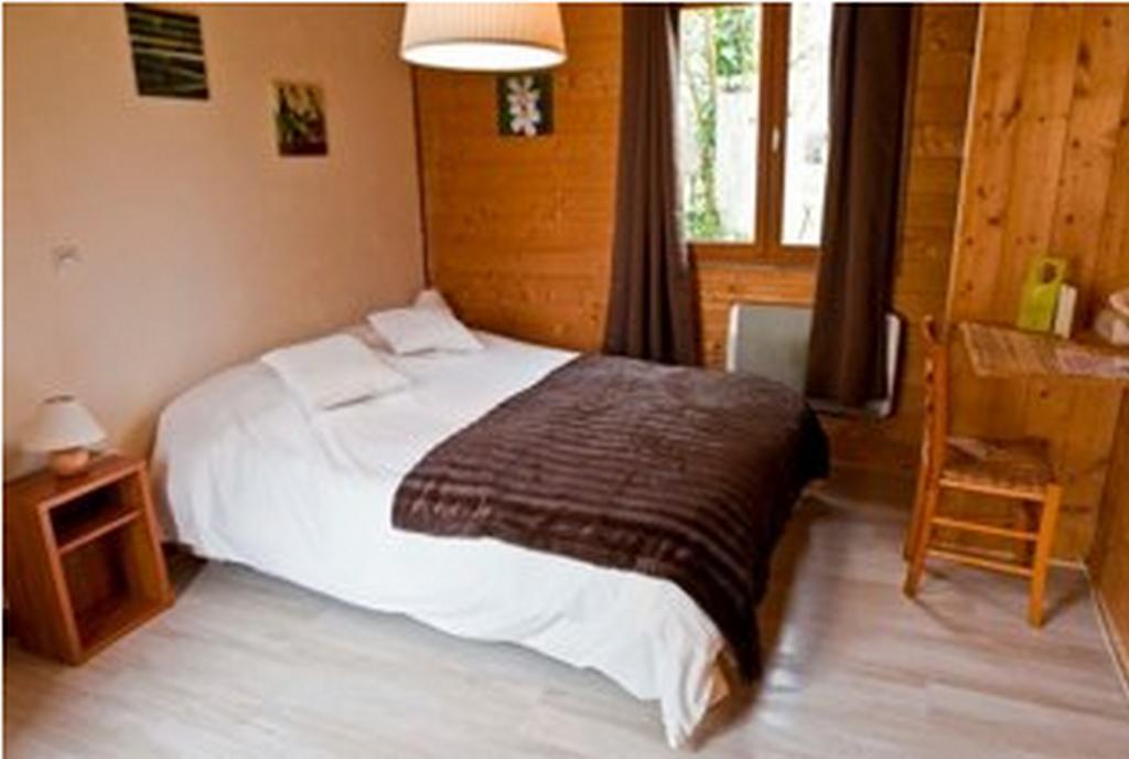 Logis Auberge Des Aulnettes Hérouville-Saint-Clair Zewnętrze zdjęcie