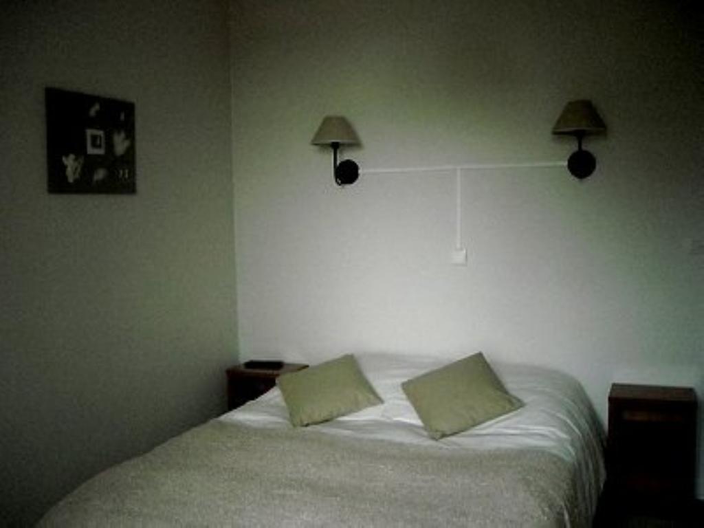Logis Auberge Des Aulnettes Hérouville-Saint-Clair Zewnętrze zdjęcie