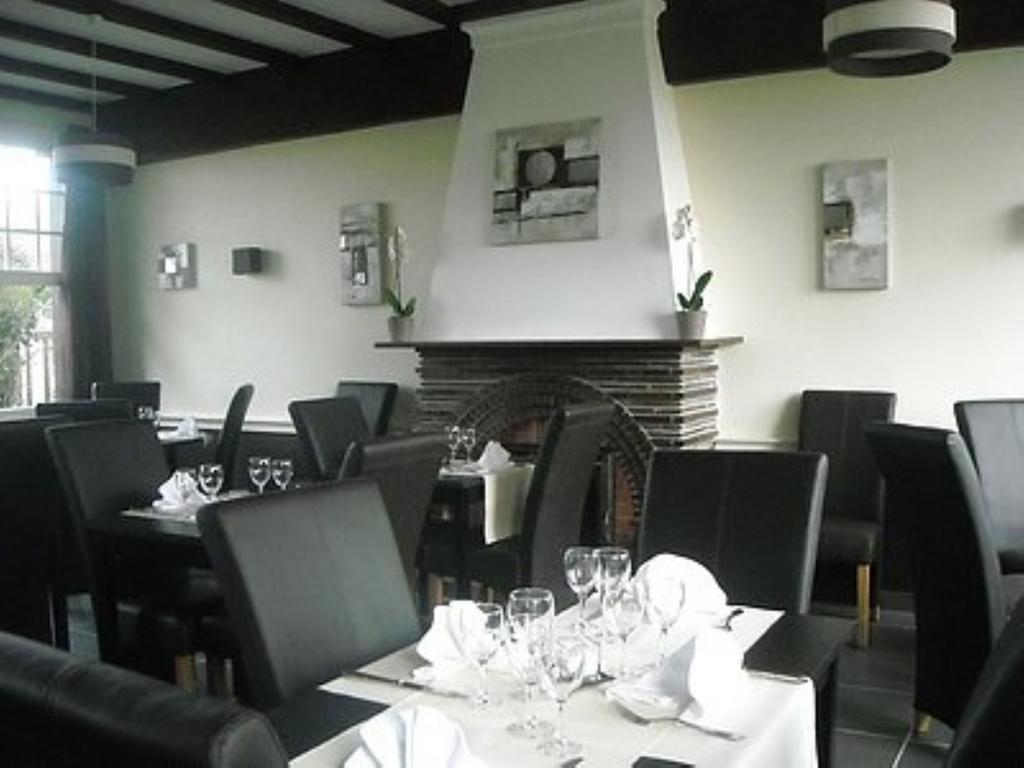 Logis Auberge Des Aulnettes Hérouville-Saint-Clair Zewnętrze zdjęcie