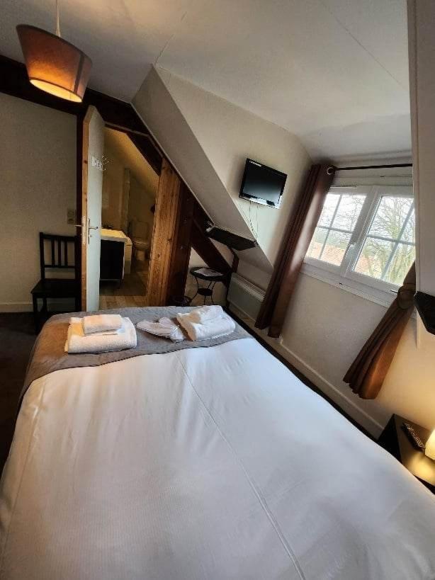 Logis Auberge Des Aulnettes Hérouville-Saint-Clair Zewnętrze zdjęcie