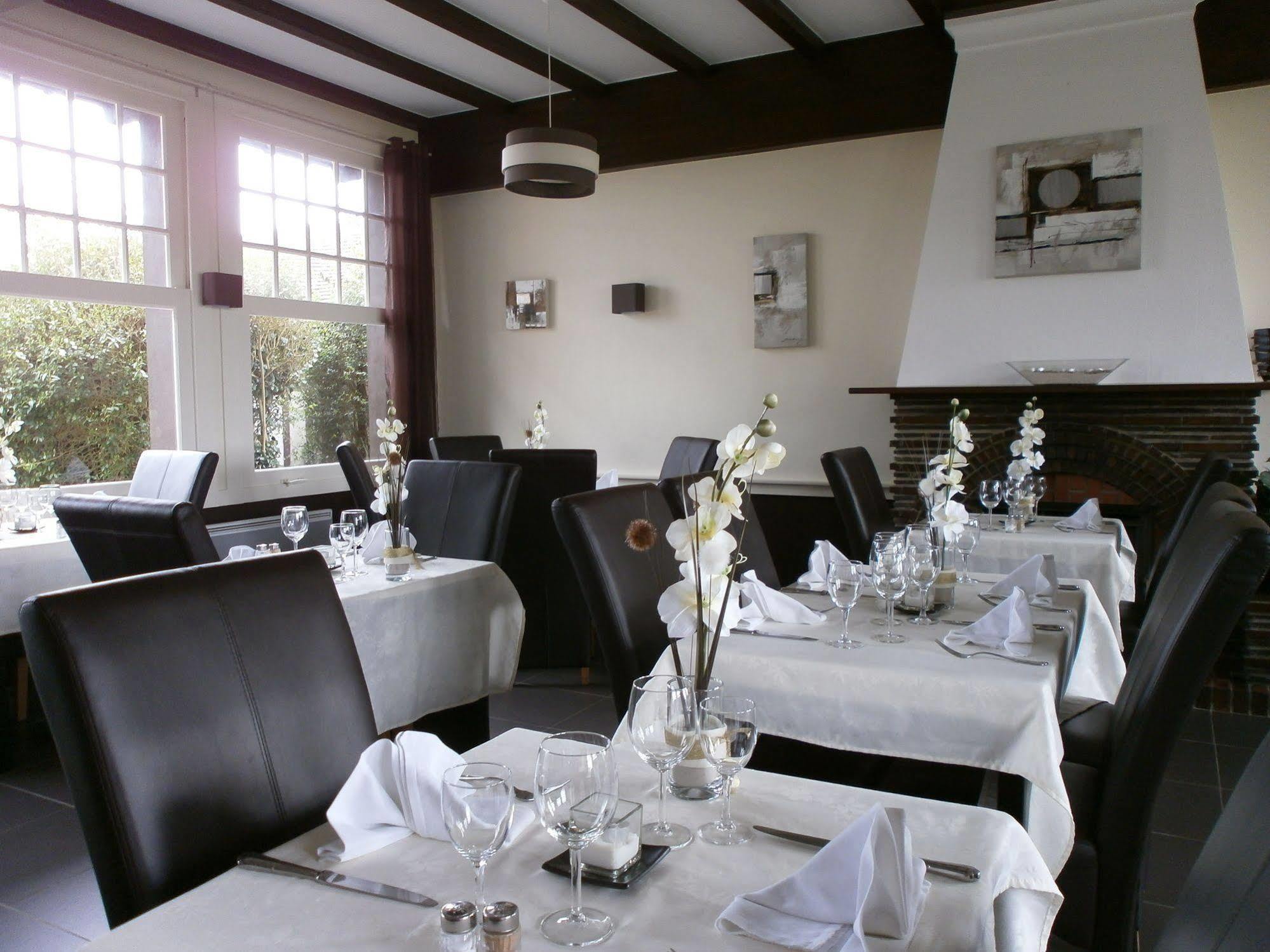 Logis Auberge Des Aulnettes Hérouville-Saint-Clair Zewnętrze zdjęcie