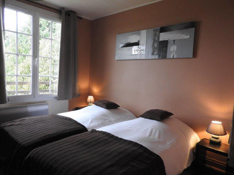 Logis Auberge Des Aulnettes Hérouville-Saint-Clair Zewnętrze zdjęcie