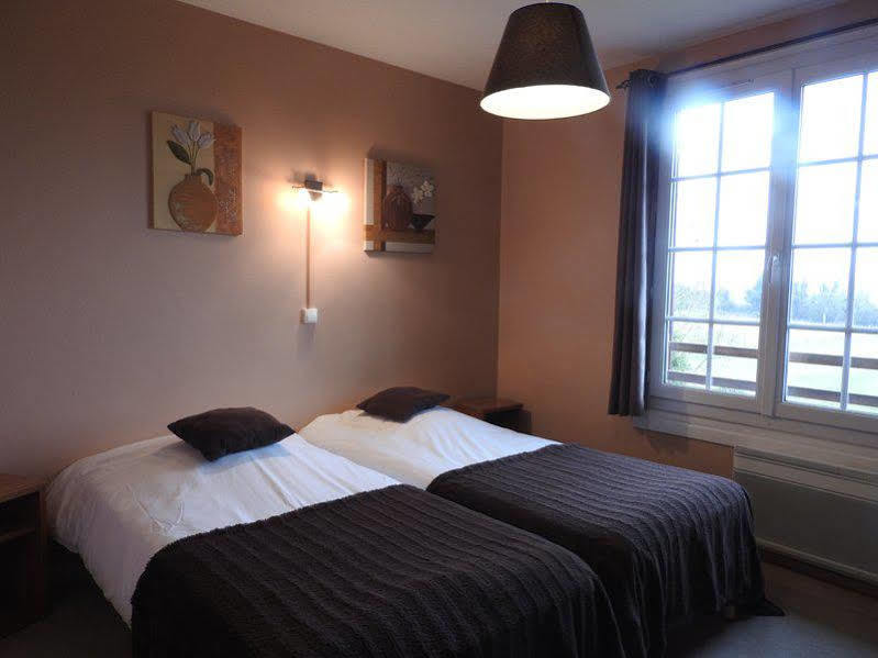 Logis Auberge Des Aulnettes Hérouville-Saint-Clair Zewnętrze zdjęcie